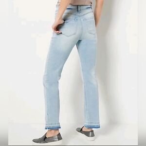 Laurie Felt Daisy Denim Straight-Leg Jeans With Released Hem and Slit